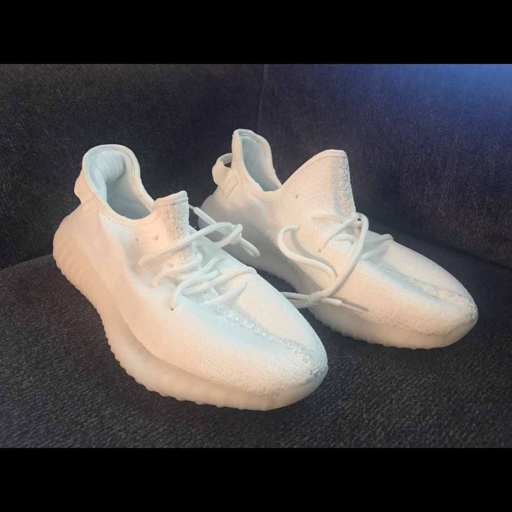 Brand new Adidas Yeezy 350 V2 - White - Men’s 9.5